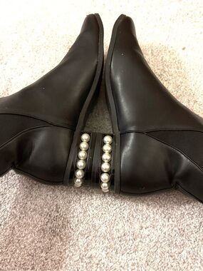 New Women's Black Pearl-Accent Ankle Boots